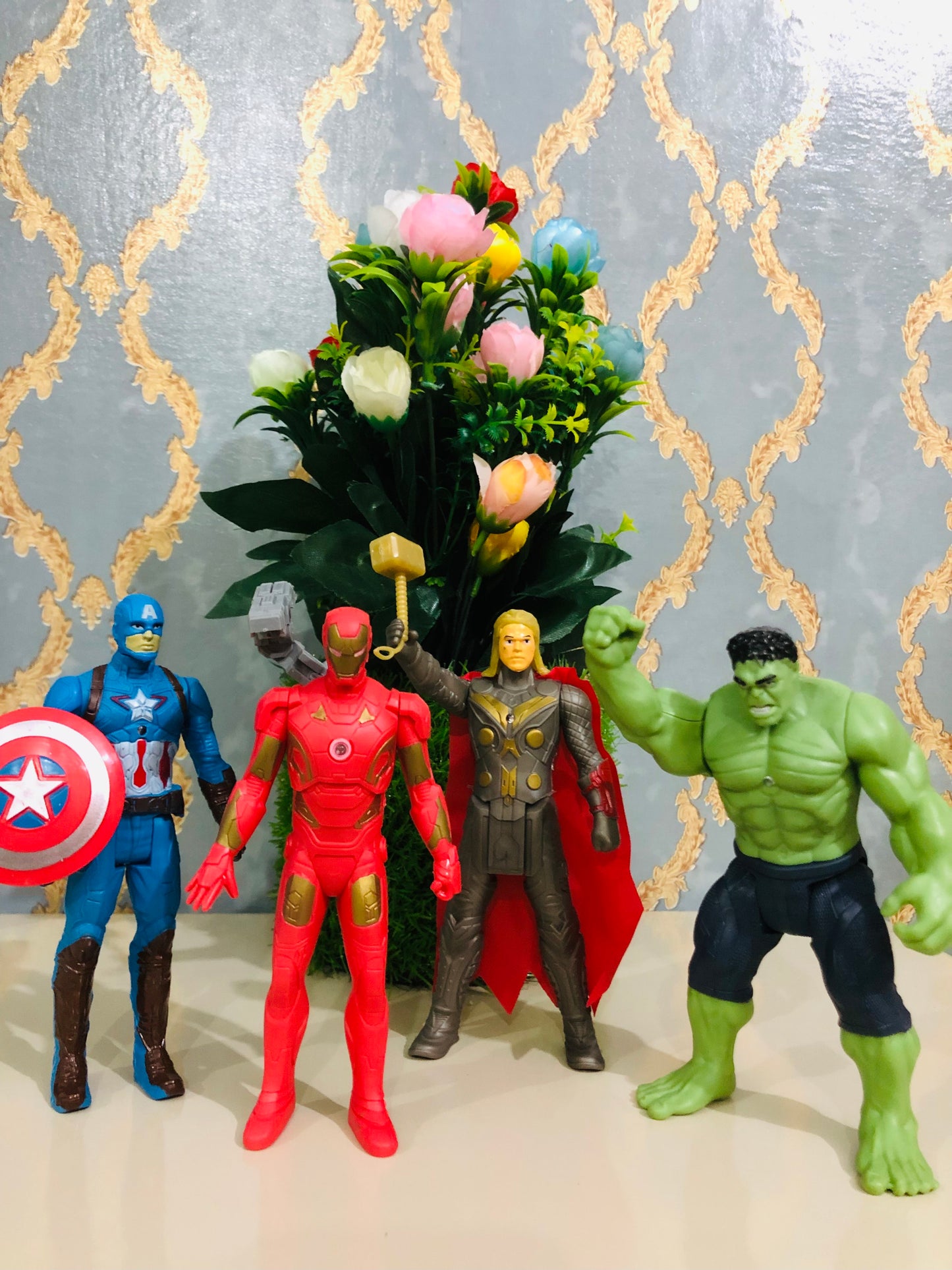 4PCS Avengers Action Figures Set - Superheroes with Light Projection Function